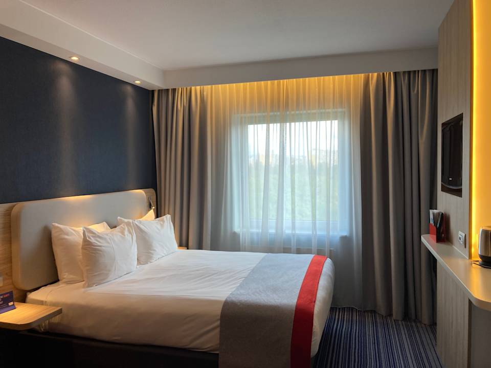 Zimmer Holiday Inn Express Genf - Airport