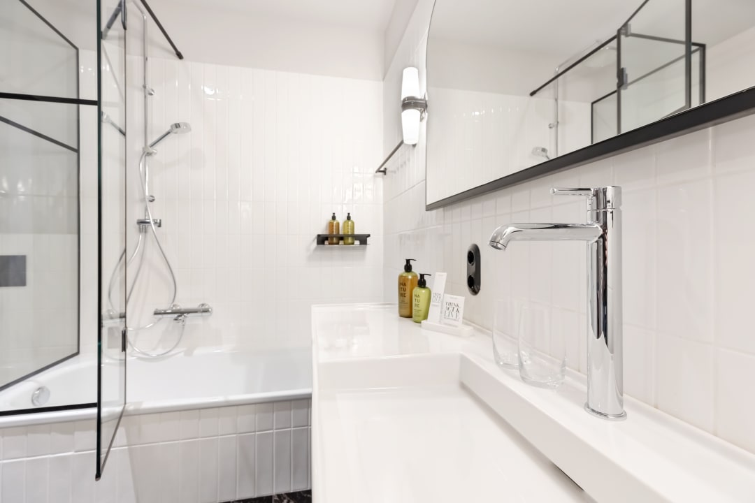 Zimmer Hotel Astoria Vienna, Curio Collection by Hilton