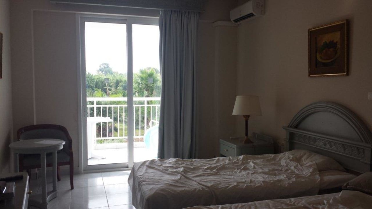 Blick ins Zimmer Sandy Beach Resort