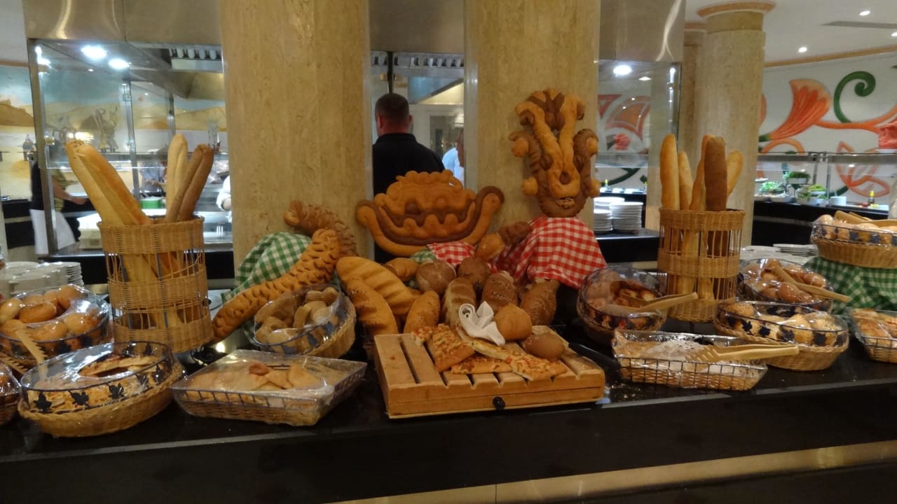 Back-Buffet  Sultan Gardens Resort