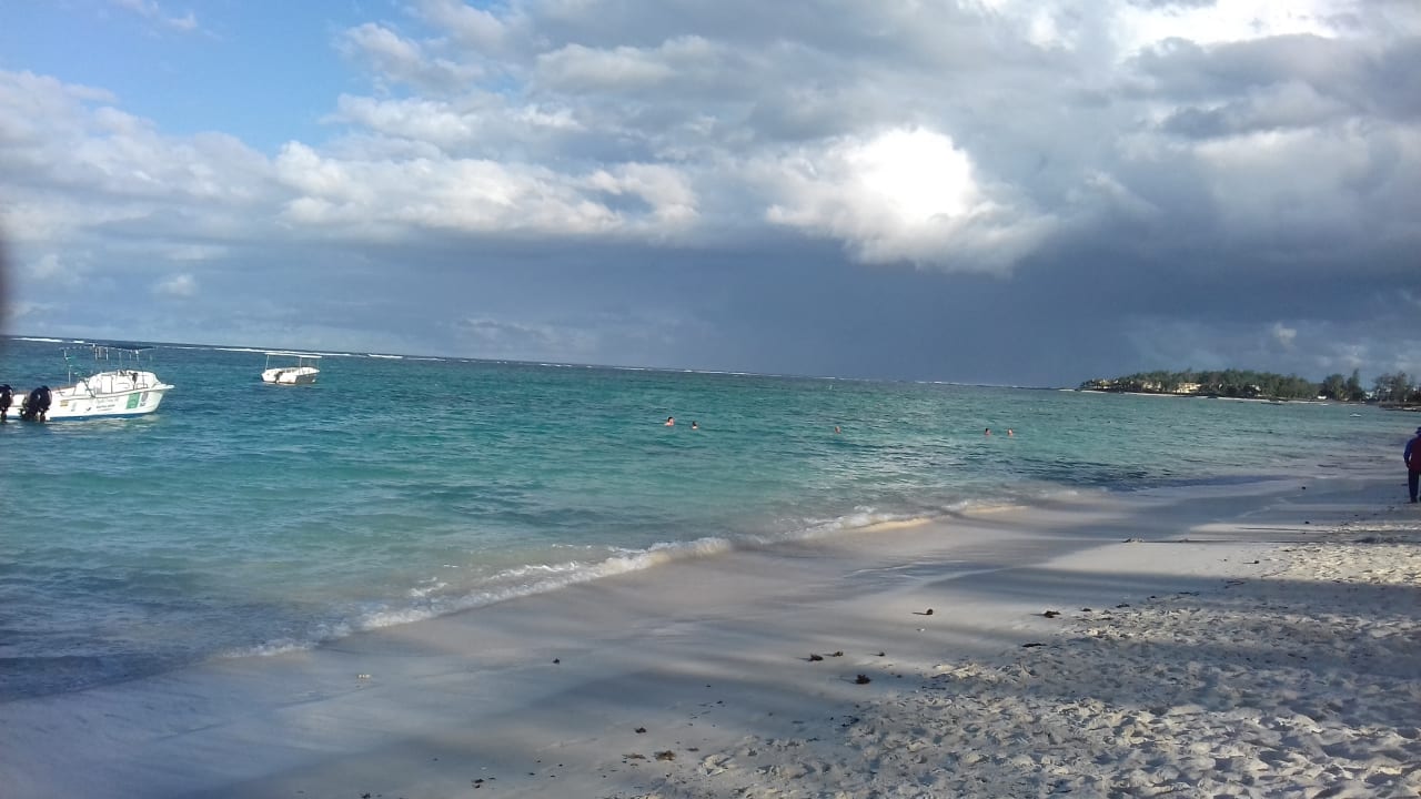 Strand Crystals Beach Resort Belle Mare, a member of Radisson Individuals