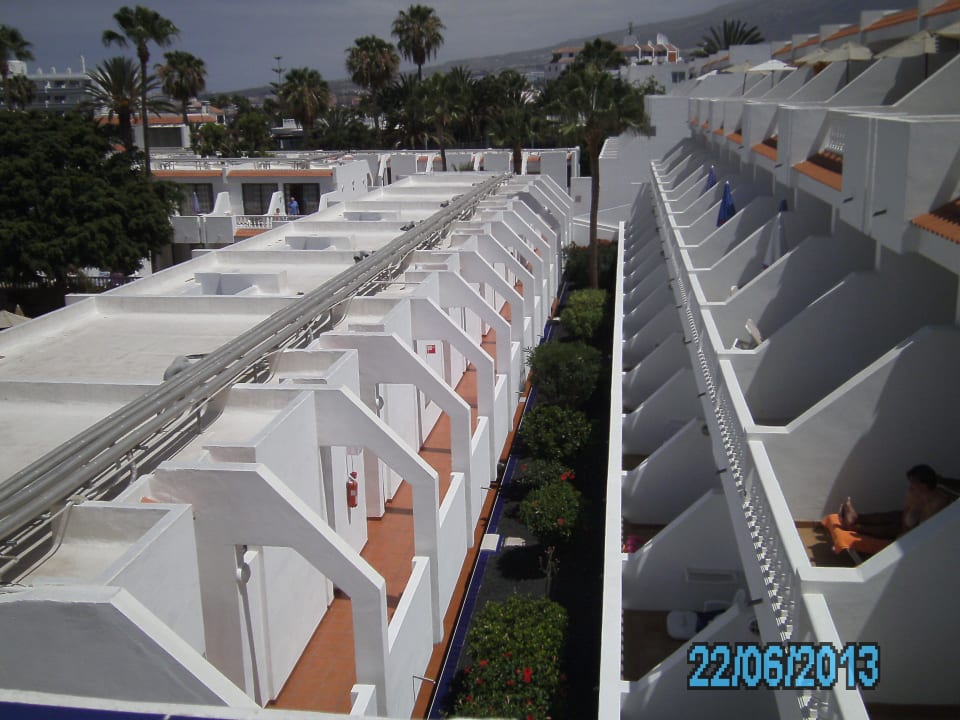 Bepflanzung zwischen Zimmern allsun Hotel Los Hibiscos