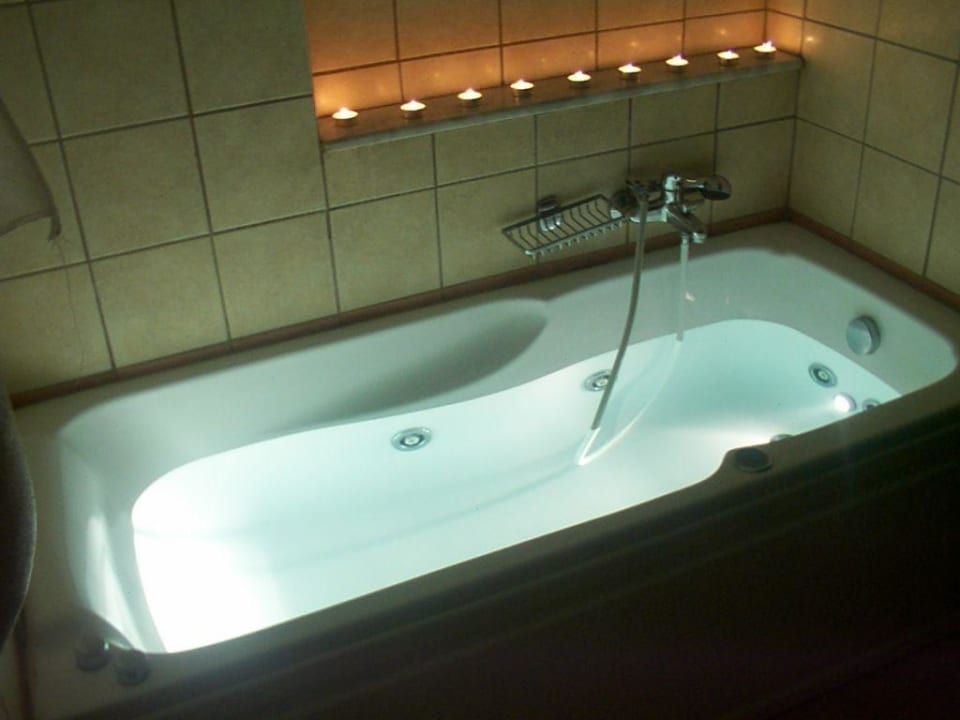 Suite mit Bad und Jacuzzi Dimitrios Village Beach Resort