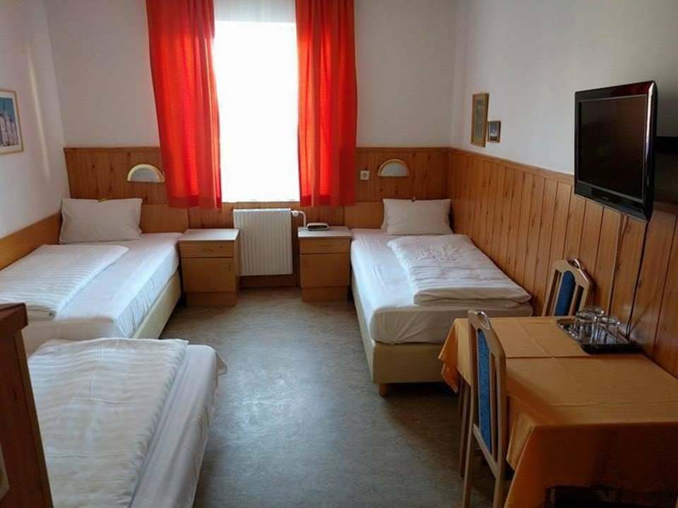 Zweibettzimmer mit Zusatzbett Hotel Haus Franziskus