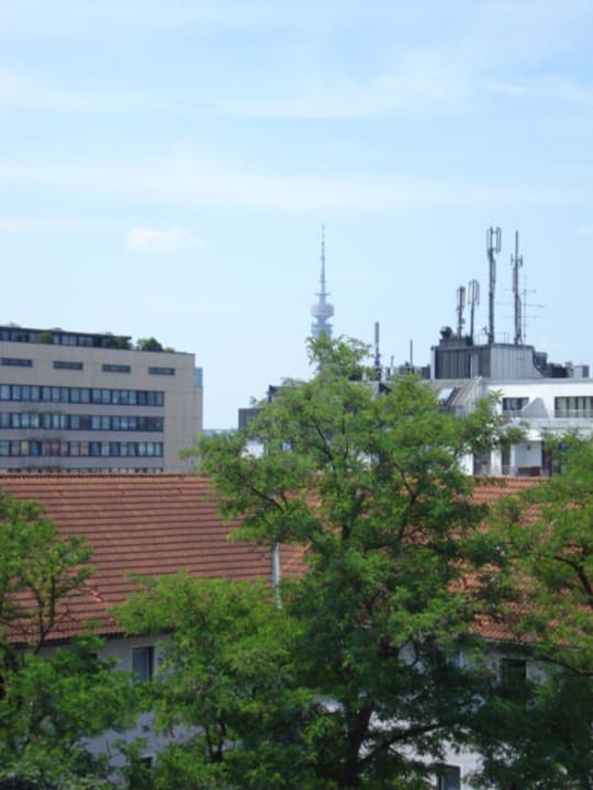 Ausblick vom Zimmer zur Fernsehturm Hotel Königstein