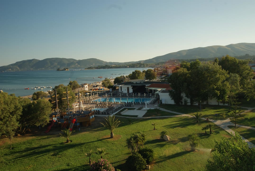 Widok z dachu budynku glownego Domes Aulūs Zante, Autograph Collection