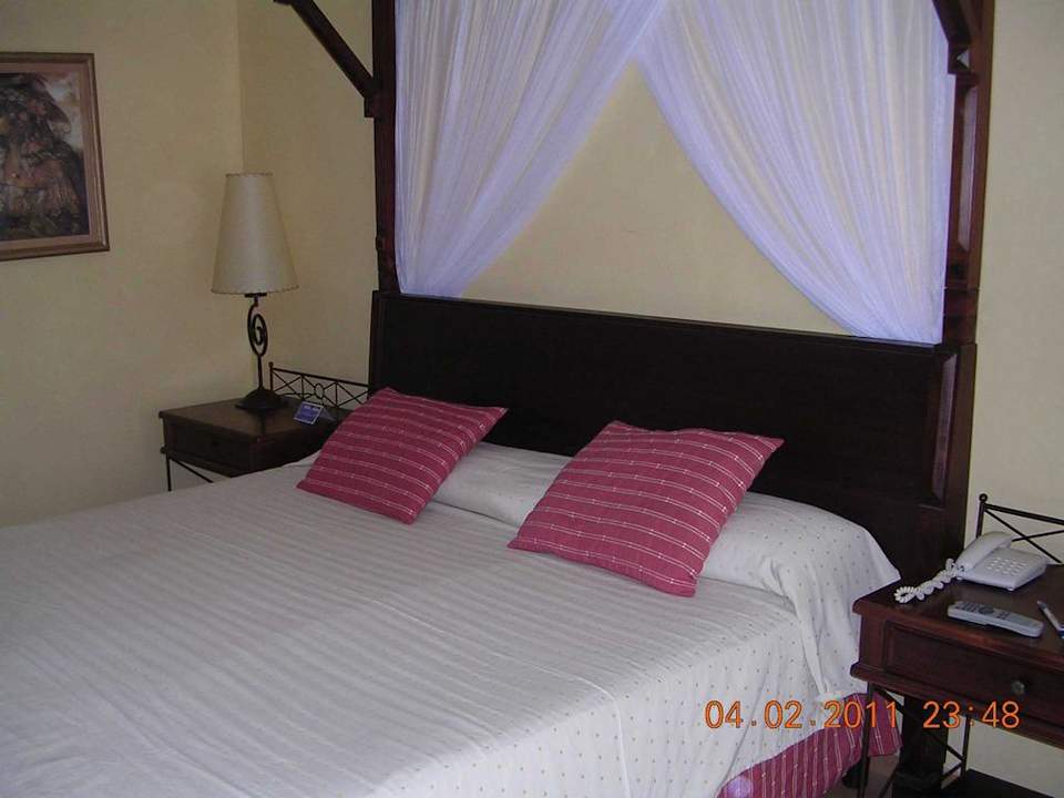 Doppelbett 2,20m x2,20 m Melia Las Dunas