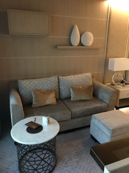 Zimmer Shangri-La at the Fort, Manila