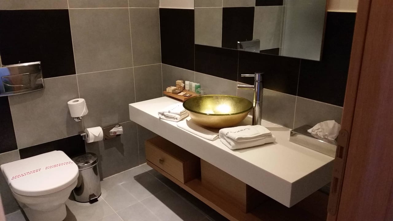 Bad Alexandra Golden Boutique - Adults only