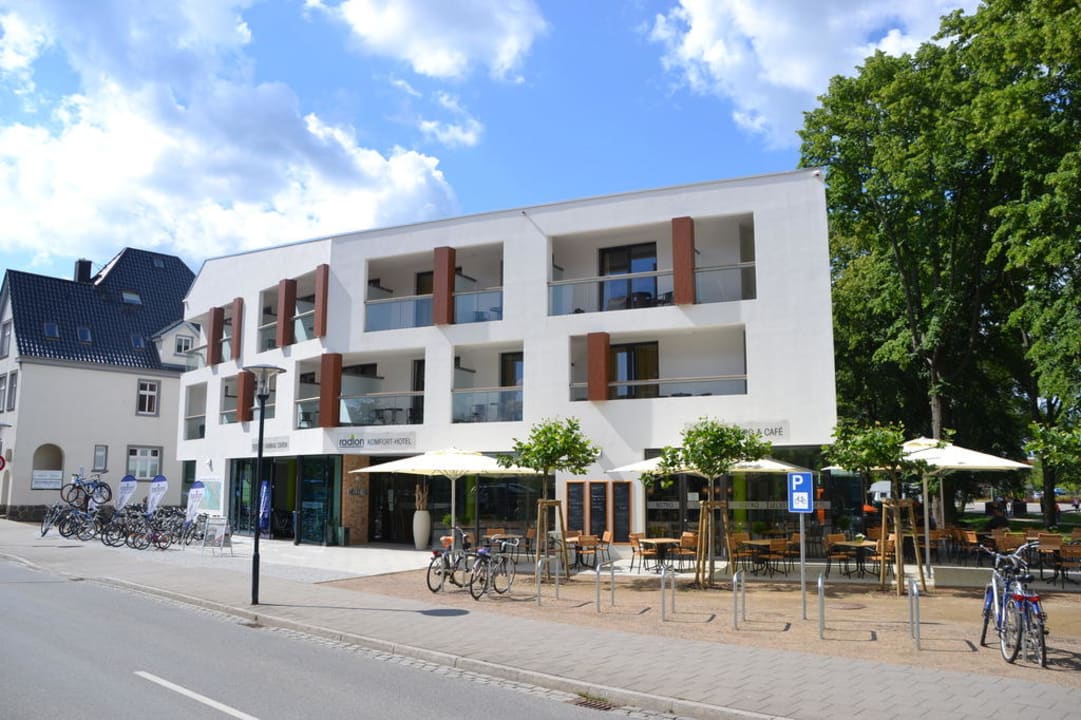 "Von aussen" Radlon Fahrrad Komfort Hotel (Waren