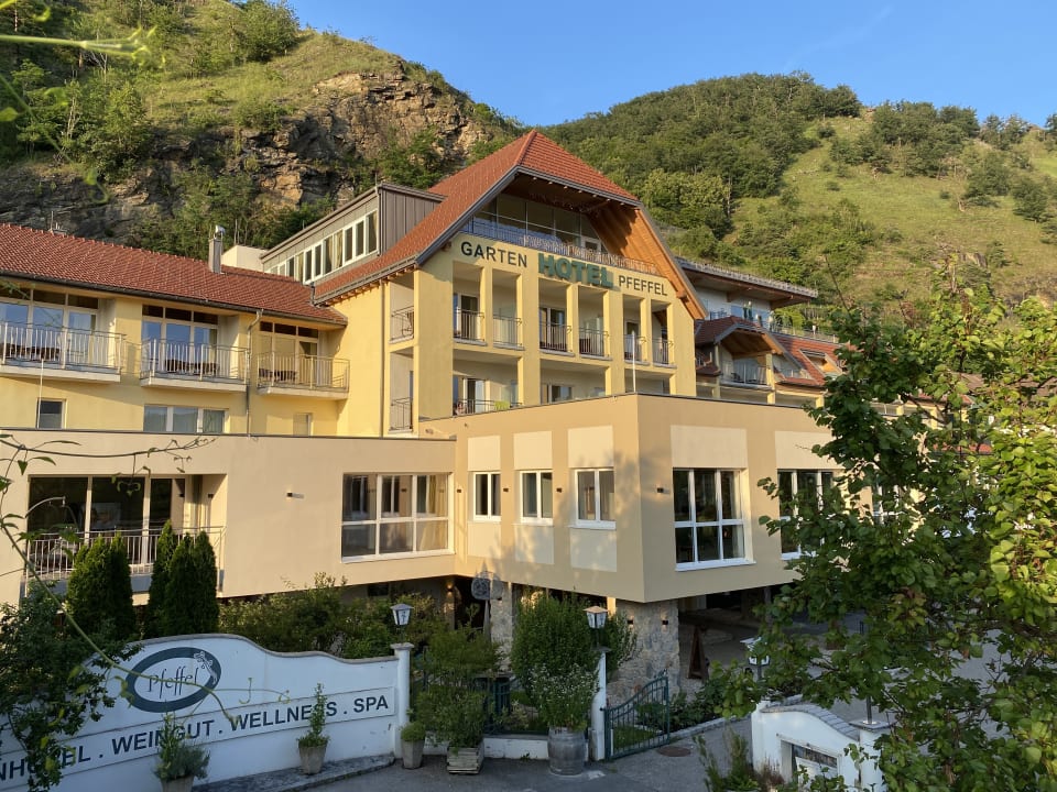 Außenansicht Gartenhotel Pfeffel