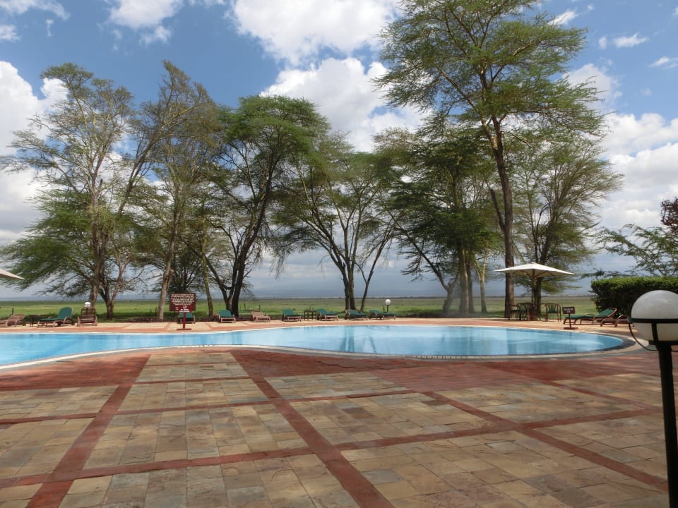 Pool Ol Tukai Lodge