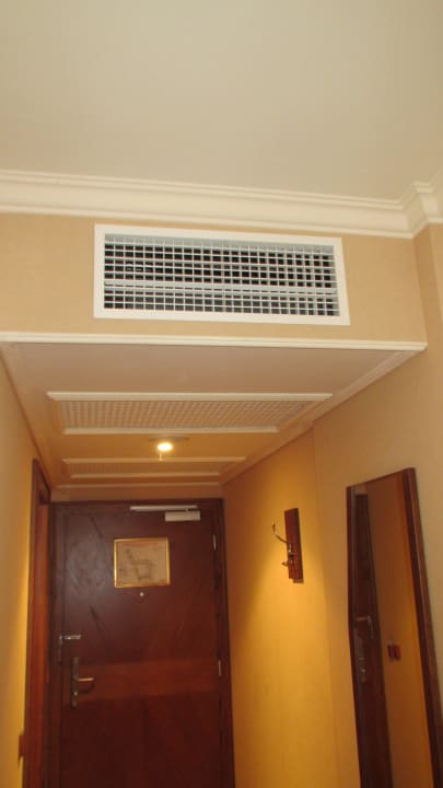 Klimaanlage. SEHR LEISE: Lindner Hotel Prague Castle, part of JdV by Hyatt