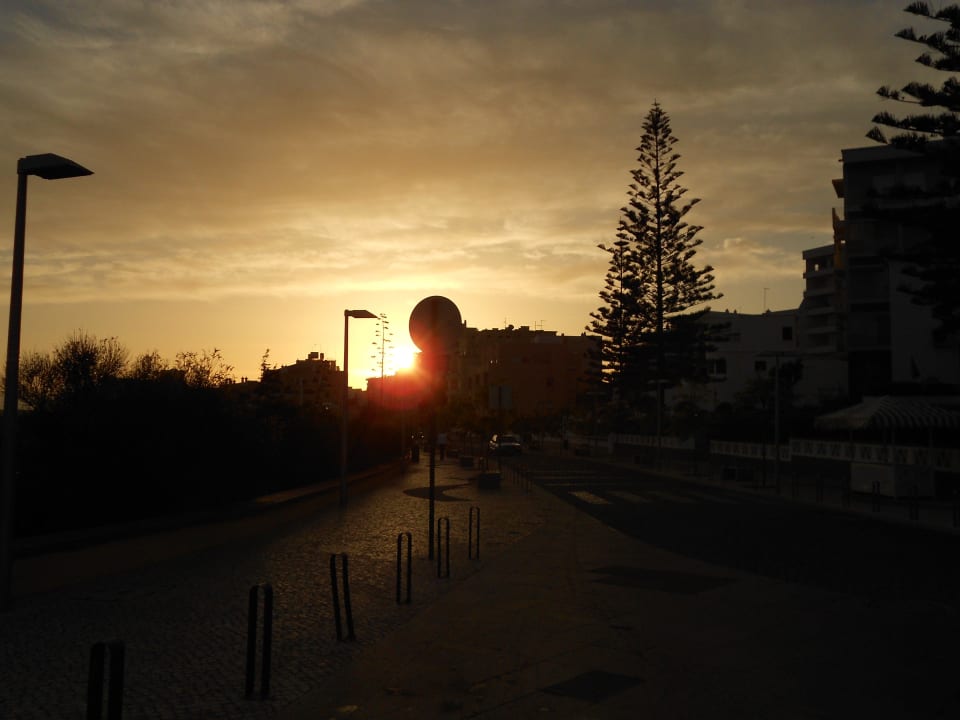 Ausblick in Richtung Touristenstraße NH Marina Portimão Resort