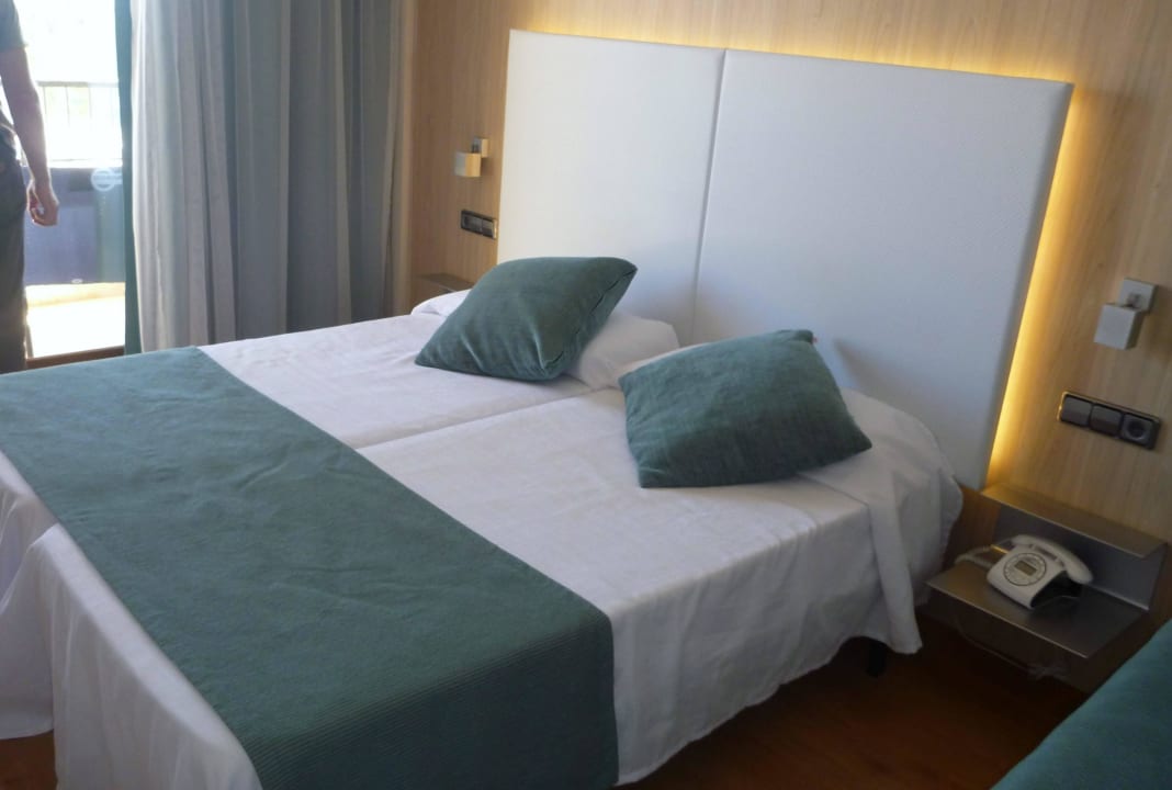 Betten mit indirekter Beleuchtung NYX Hotel Ibiza - adults only