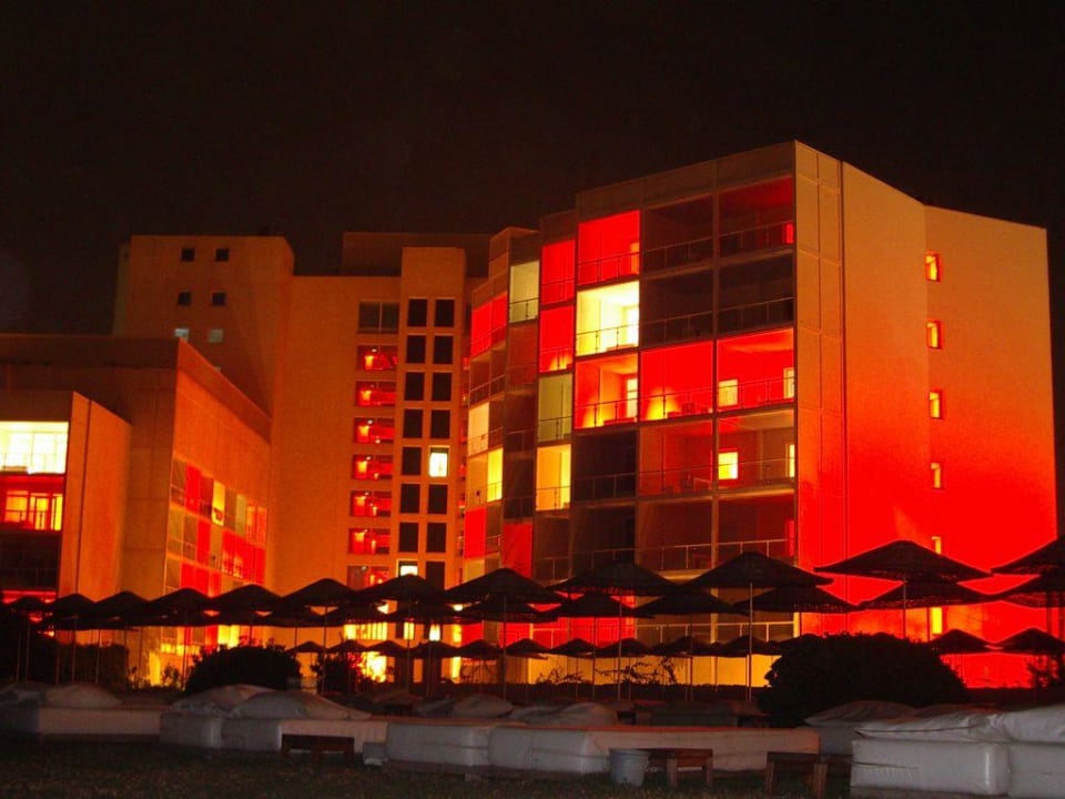 Nachtansicht Hotel SU & Aqualand