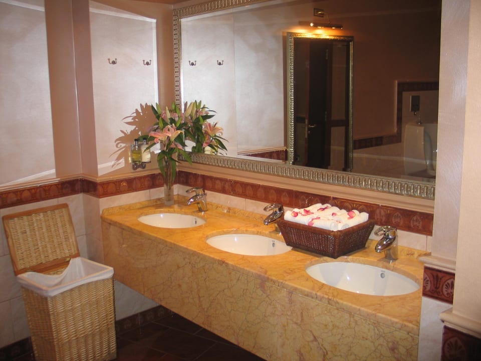 Toilette Lobby Hotel Le Meridien Al Aqah Beach Resort