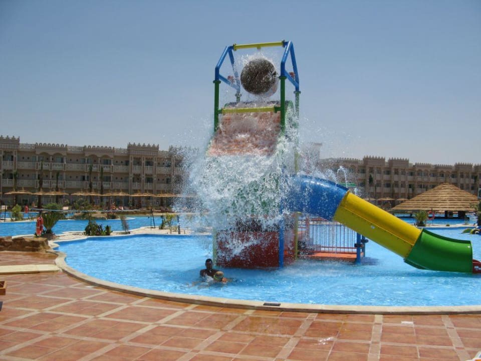 Kinderpool Kübel der sich entleert Pickalbatros Palace Resort