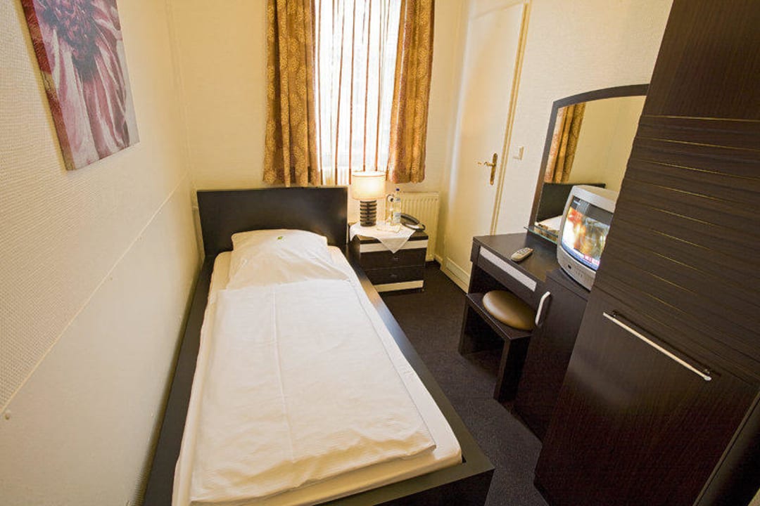 Einzelzimmer Centro Hotel Brennerhof Garten