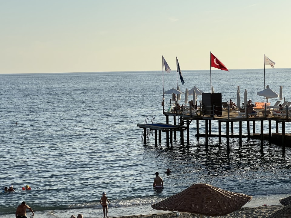 Strand Club Dizalya