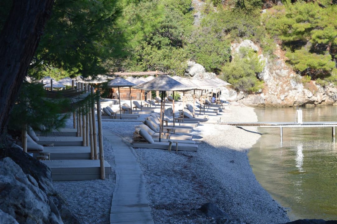 Serenity Beach Hillside Beach Club