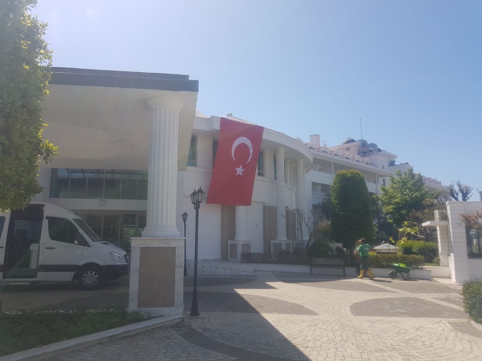 Außenansicht Alba Queen Hotel