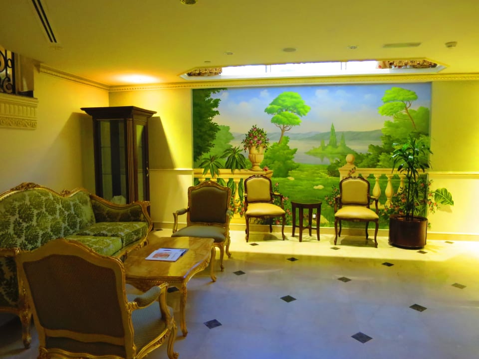 Bisiness Center Royal Rose Hotel