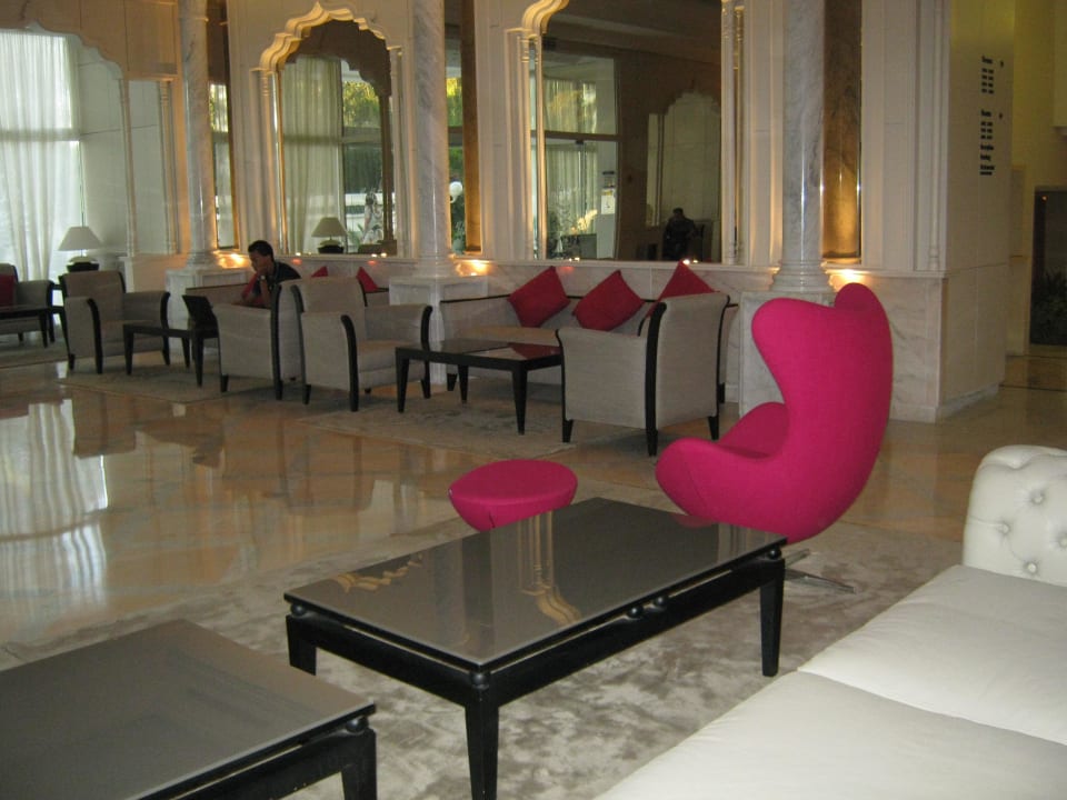 Eingang /auch Aufenthalt Hotel Royal Nozha