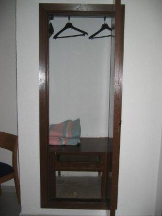 Kleiderschrank für zwei Personen Hotel Selva Arenal