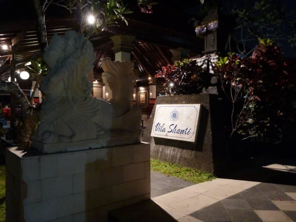 Eingang von der Strandpromenade Villa Shanti Beach