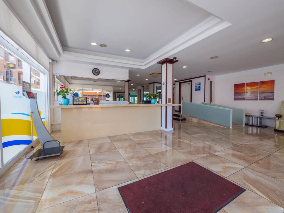 Lobby Hotel Golden Sand