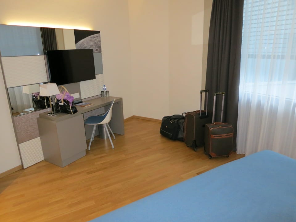 Standard Doppelzimmer  B&B HOTEL Lausanne Crissier