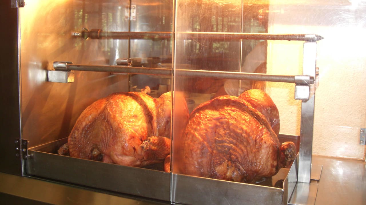 Hähnchengrill Hillside Beach Club