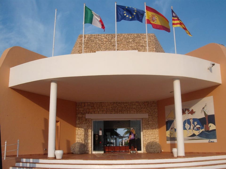 Eingang Hotelanlage Destino Pacha Ibiza Resort - Adults only
