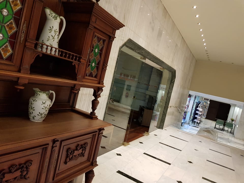 Lobby Hotel Theartemis Palace