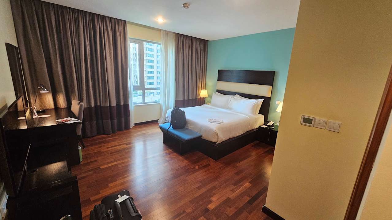 Zimmer Ramada by Wyndham Dubai Barsha Heights