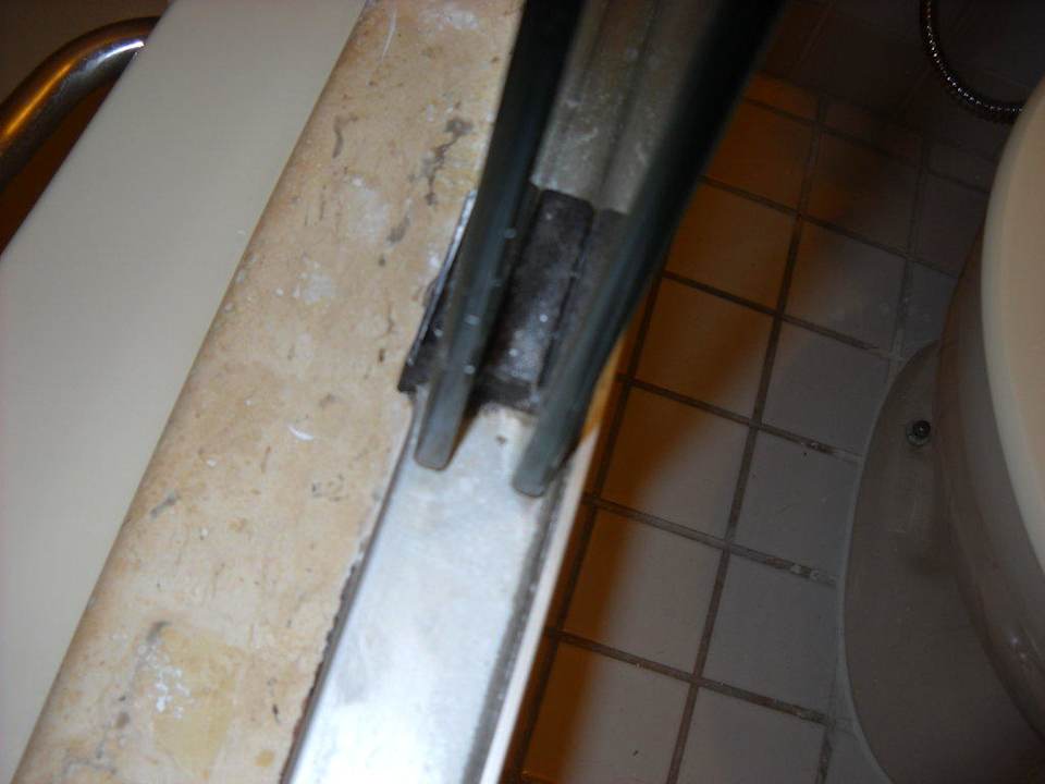 Duschwand im Bad Mercure Hotel Sao Paulo Funchal