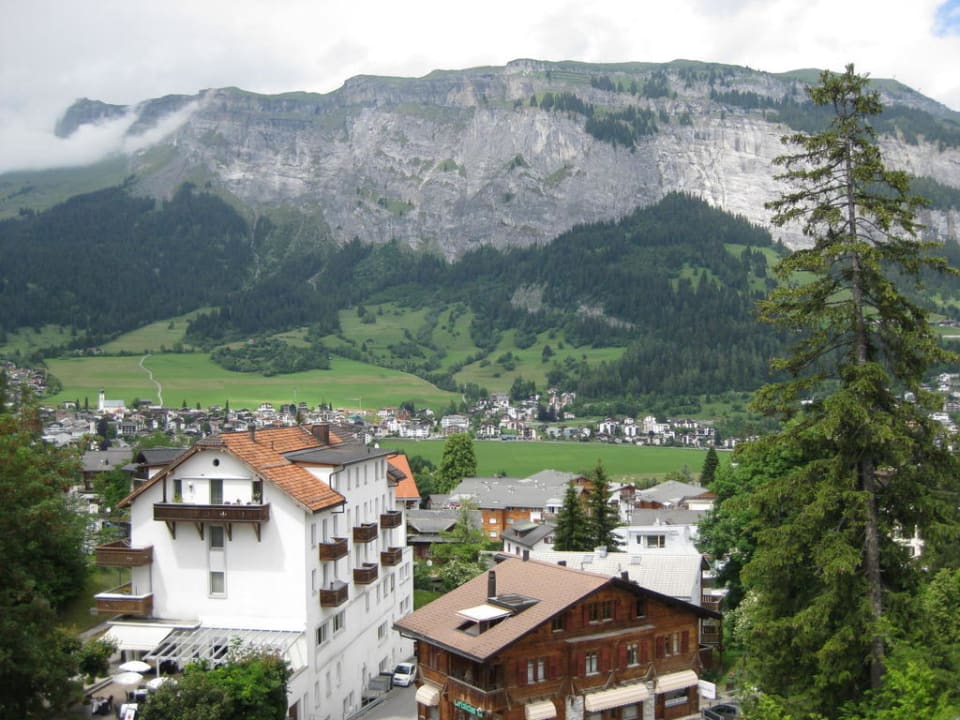 Blick vom Balkon Hotel des Alpes
