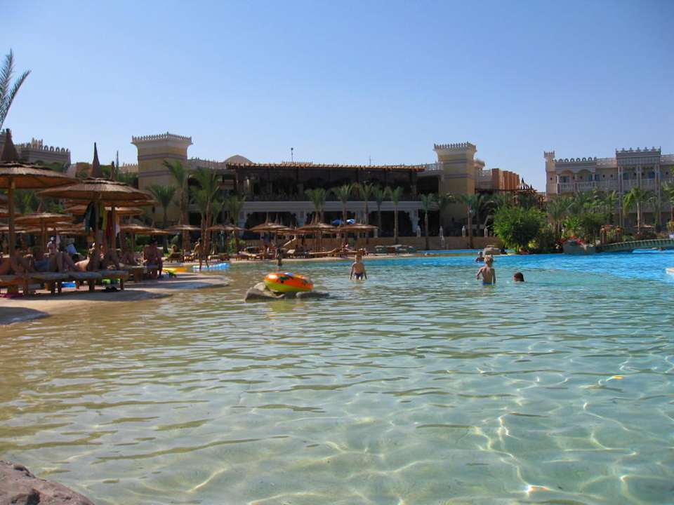 Blick auf das Haupthaus Pickalbatros Palace Resort