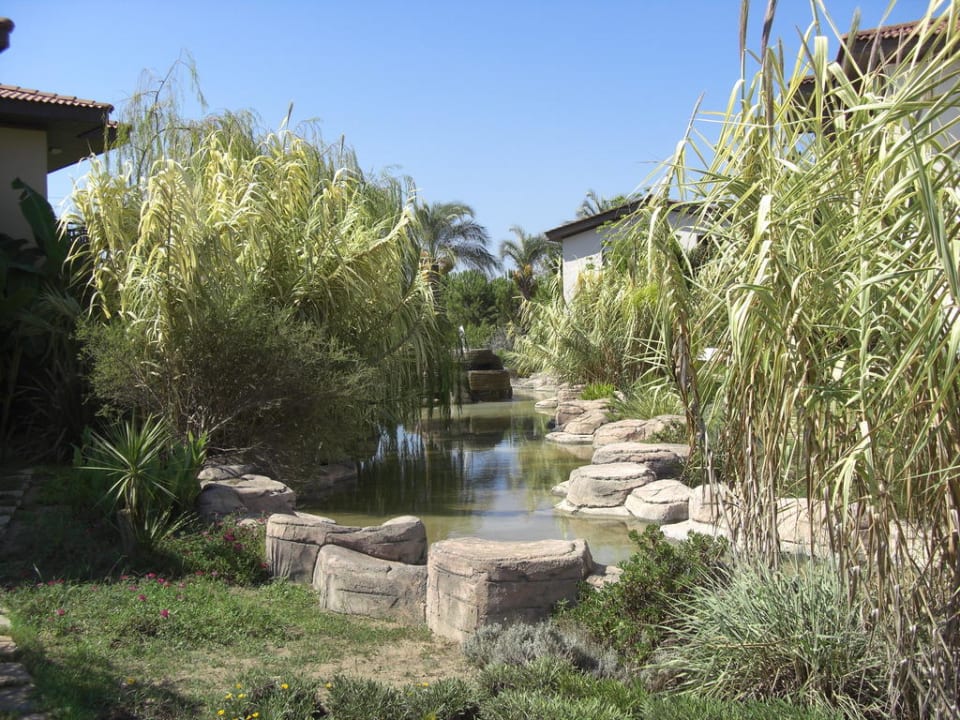 Brunnenanlage hinter dem Eingangsbereich TUI BLUE Palm Garden