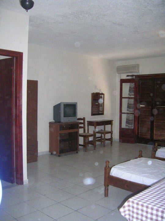 Blick ins Zimmer Hotel Limnionas Bay Village