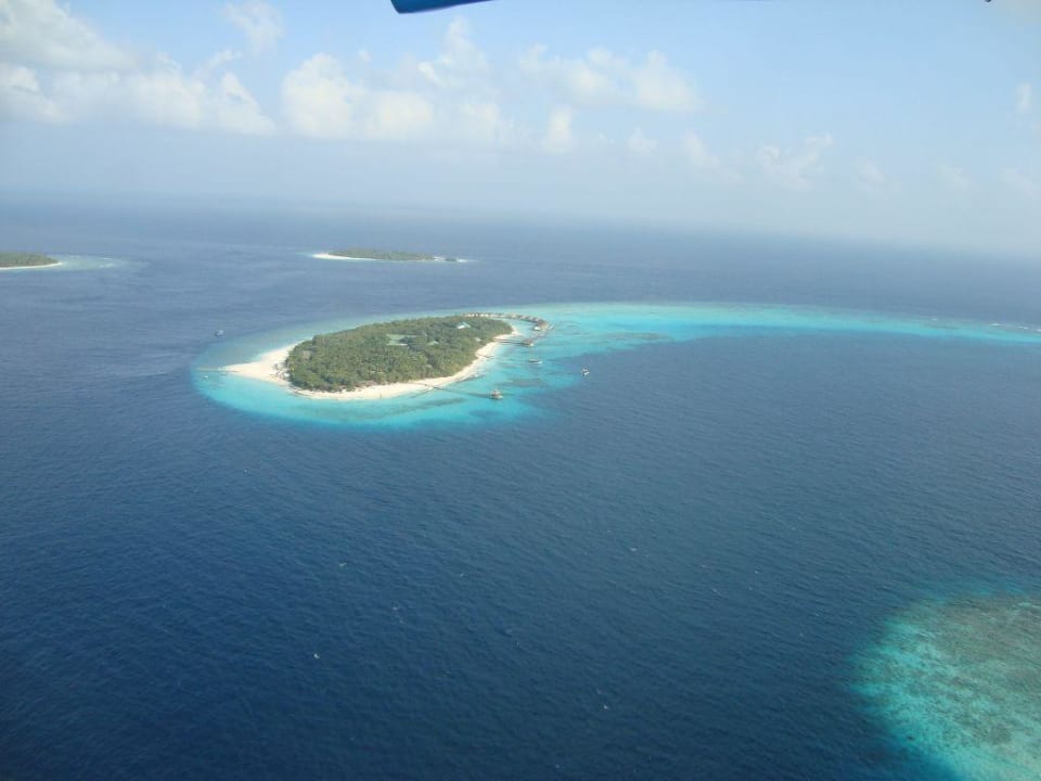 Insel vom Wasserflugzeug aus NH Collection Maldives Reethi Resort