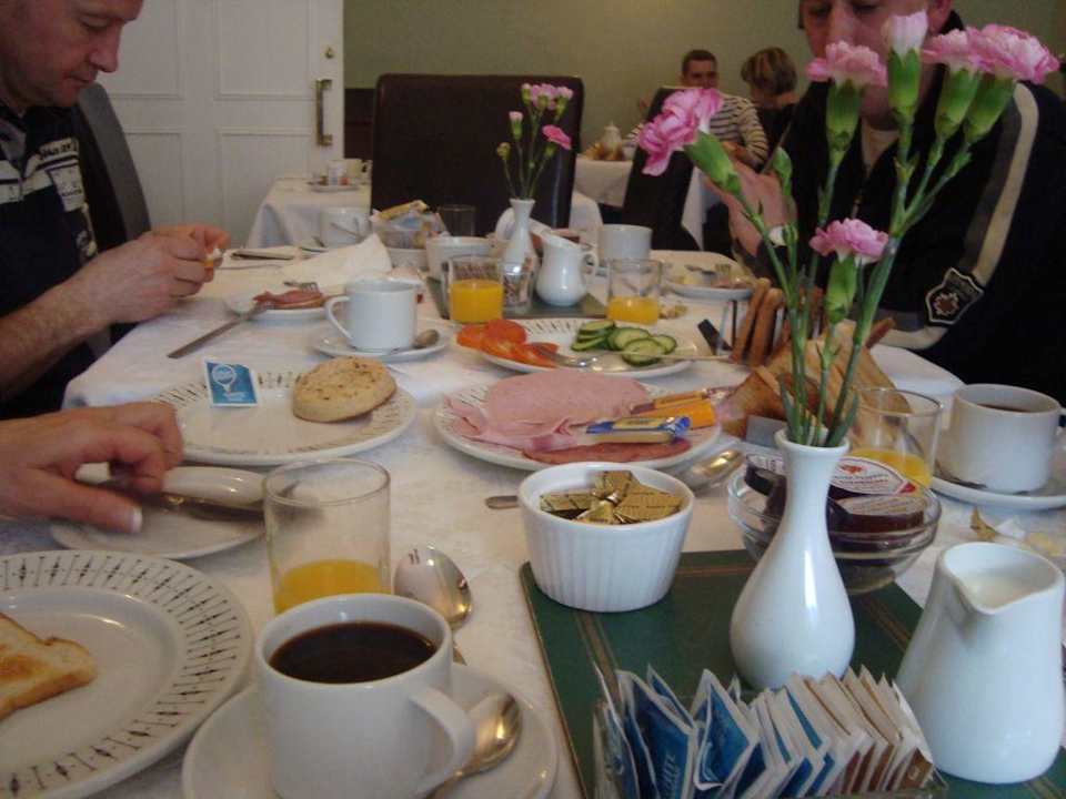 Frühstückstisch The New Town Hotel