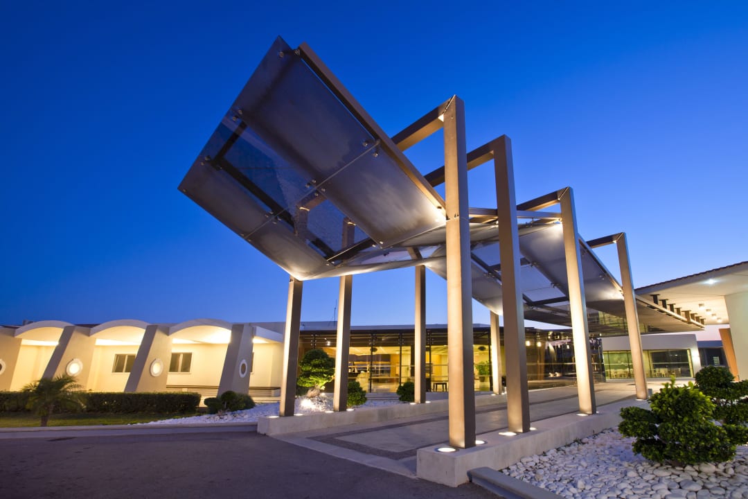 Entrance Kipriotis Village Resort