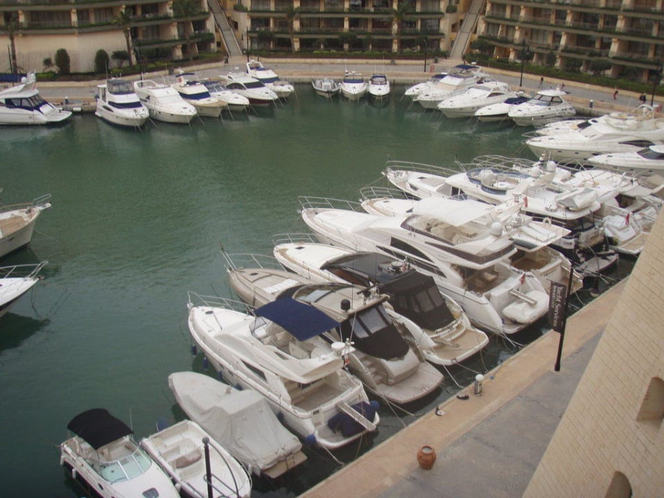 Marina vorm Hotel Hilton Malta