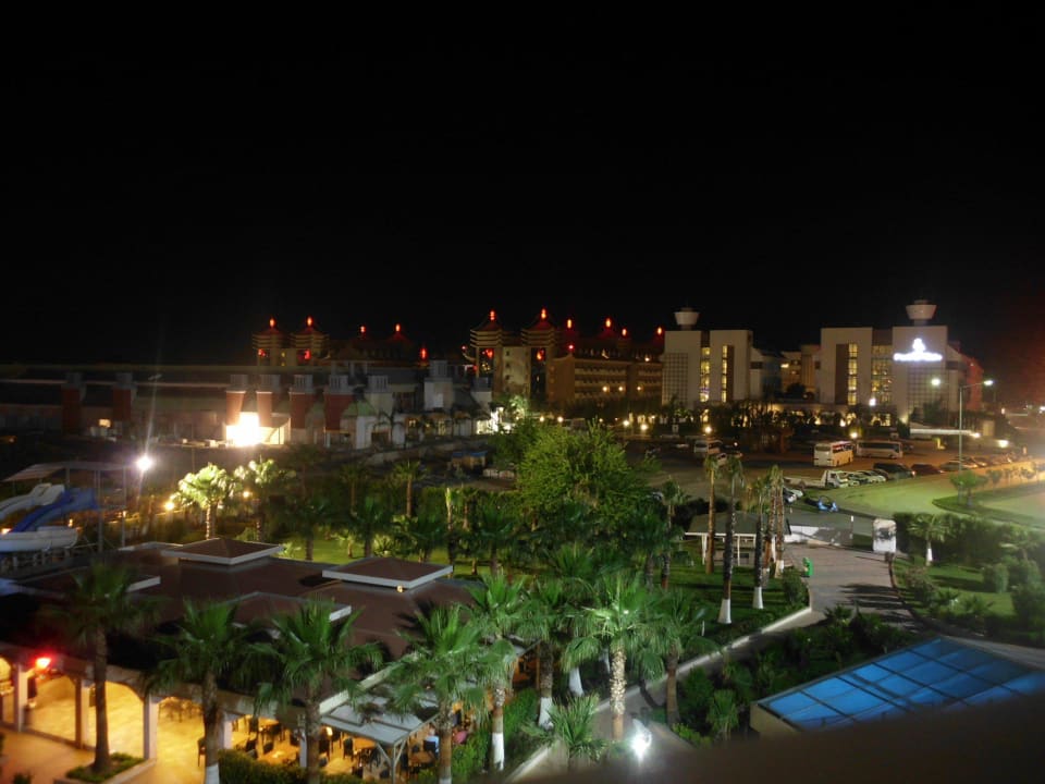 Blick zur Gartenbar Hane Family Resort