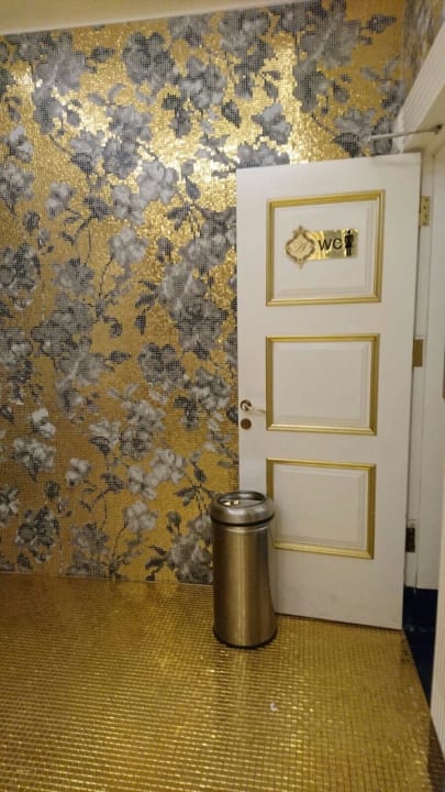 Männertoilette Lobby Azura Deluxe Resort & Spa Hotel