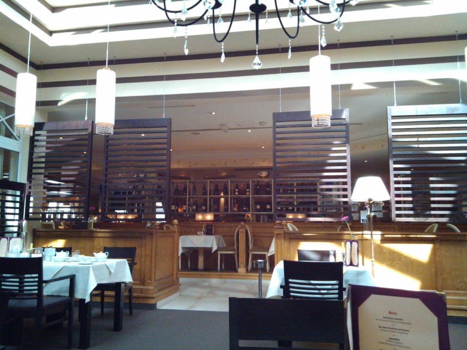 Einer der verschiedenen Restaurant-Bereiche Avita Resort Bad Tatzmannsdorf