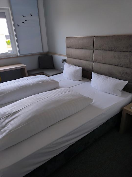 Zimmer Essential by Dorint Stuttgart-Airport