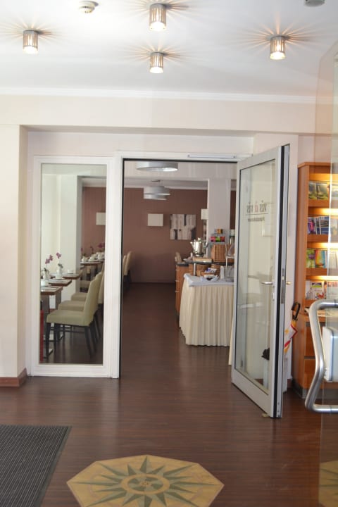 Eingang Frühstücksbereich Hotel Vis à vis